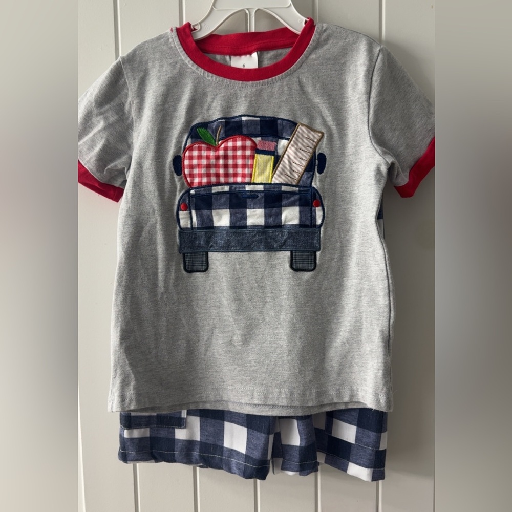 Kids Gray and Red T-Shirt/shorts set with Car Design